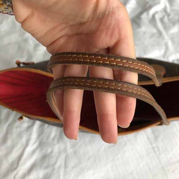 Louis Vuitton Neverfull MM Bag & Clutch - Picture 12 of 12